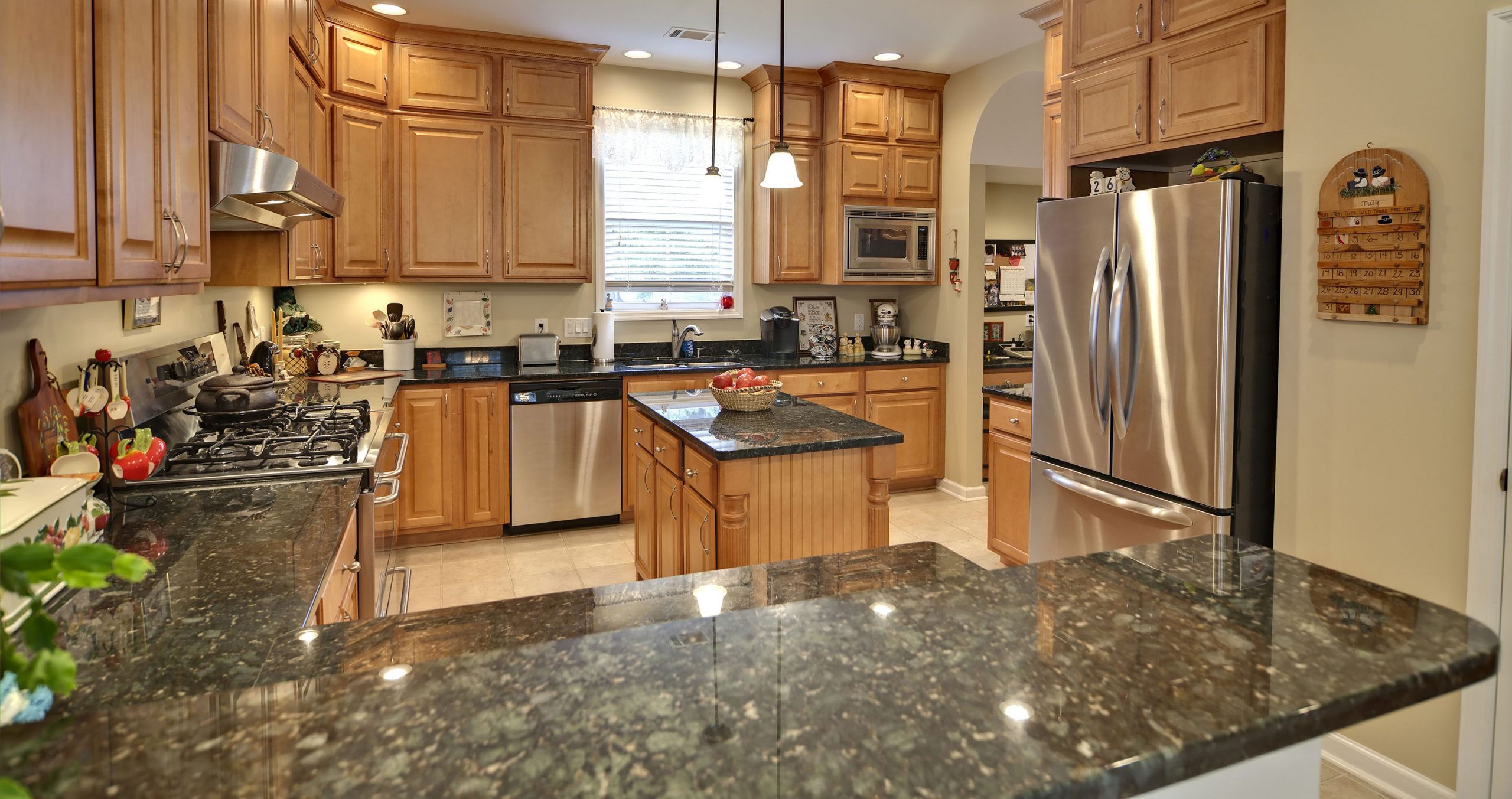 kitchen wall color with black countertops